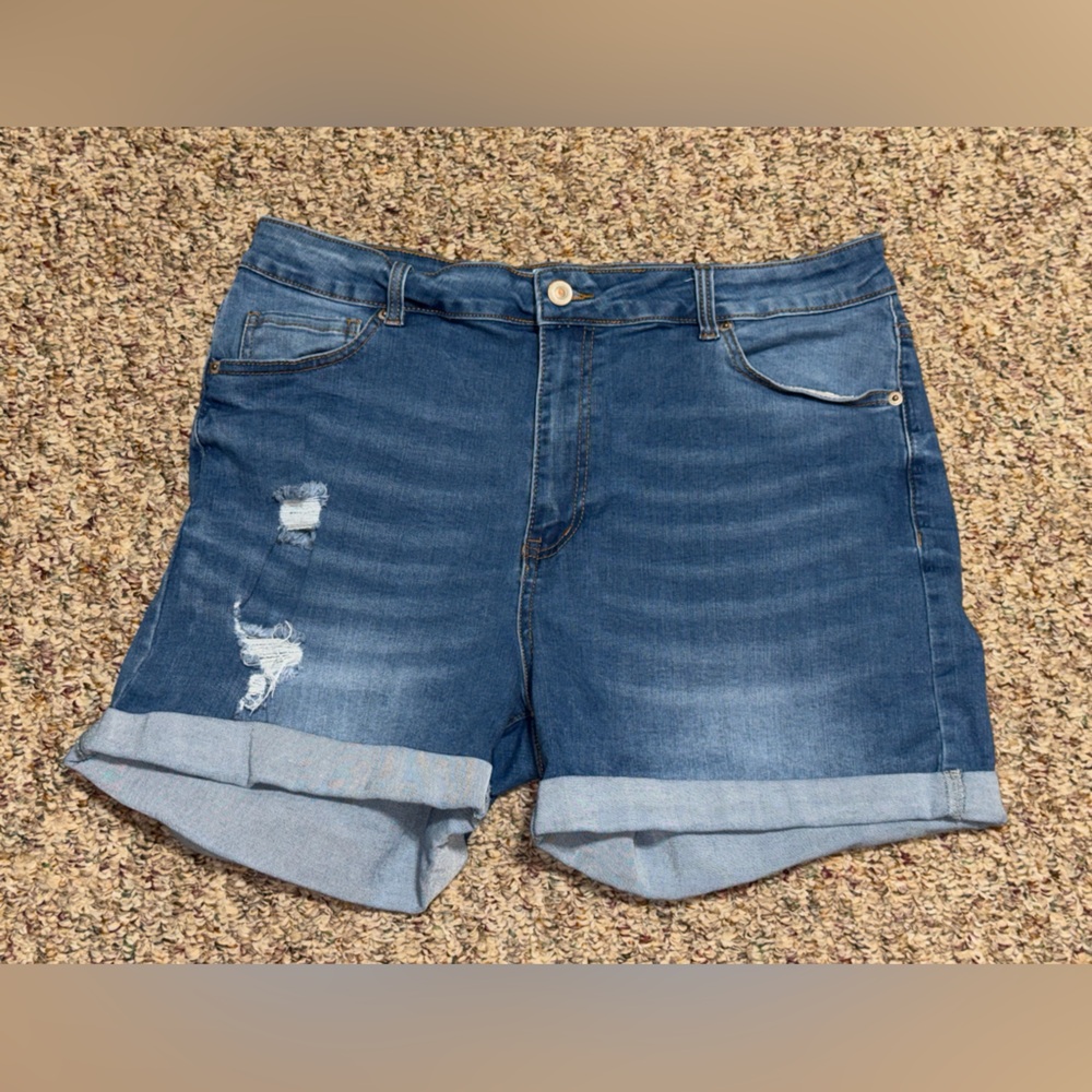 Women's plus size 3X Wax‎ Jean Distressed Blue Jean Shorts